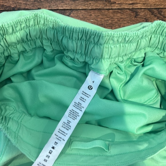 Lululemon hotty hot shorts in green and blue - Picture 8 of 9